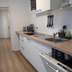 Cessna, Elegante Wohnung, 2 Schlafzimmer, Ueberdachte Terrasse