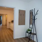 Apartment Cessna, Elegante Wohnung, 2 Schlafzimmer, Ueberdachte Terrasse *