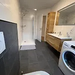 Cessna, Elegante Wohnung, 2 Schlafzimmer, Ueberdachte Terrasse *