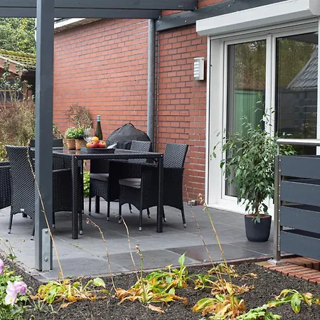 Daire Cessna, Elegante Wohnung, 2 Schlafzimmer, Ueberdachte Terrasse